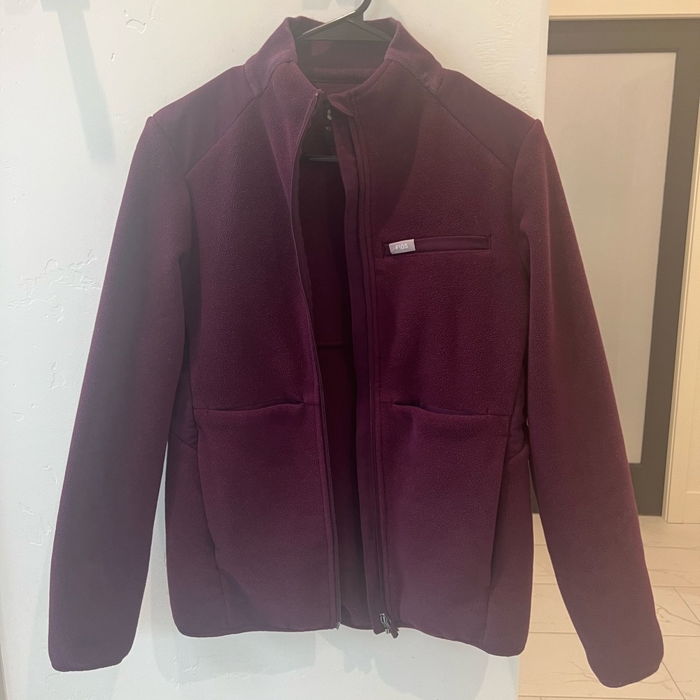 Figs fleece jacket in deep purple size S
